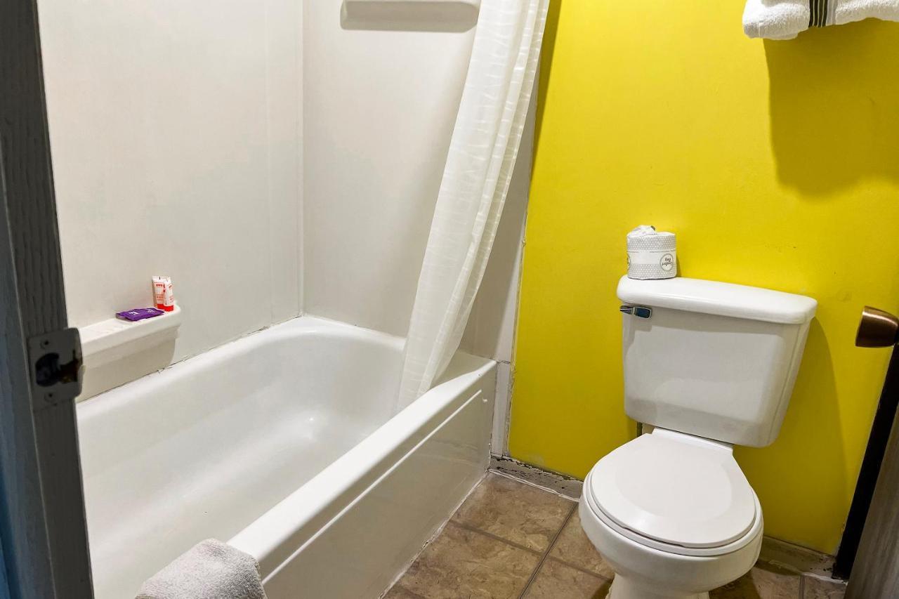 Oyo Hotel Colby, Ks מראה חיצוני תמונה