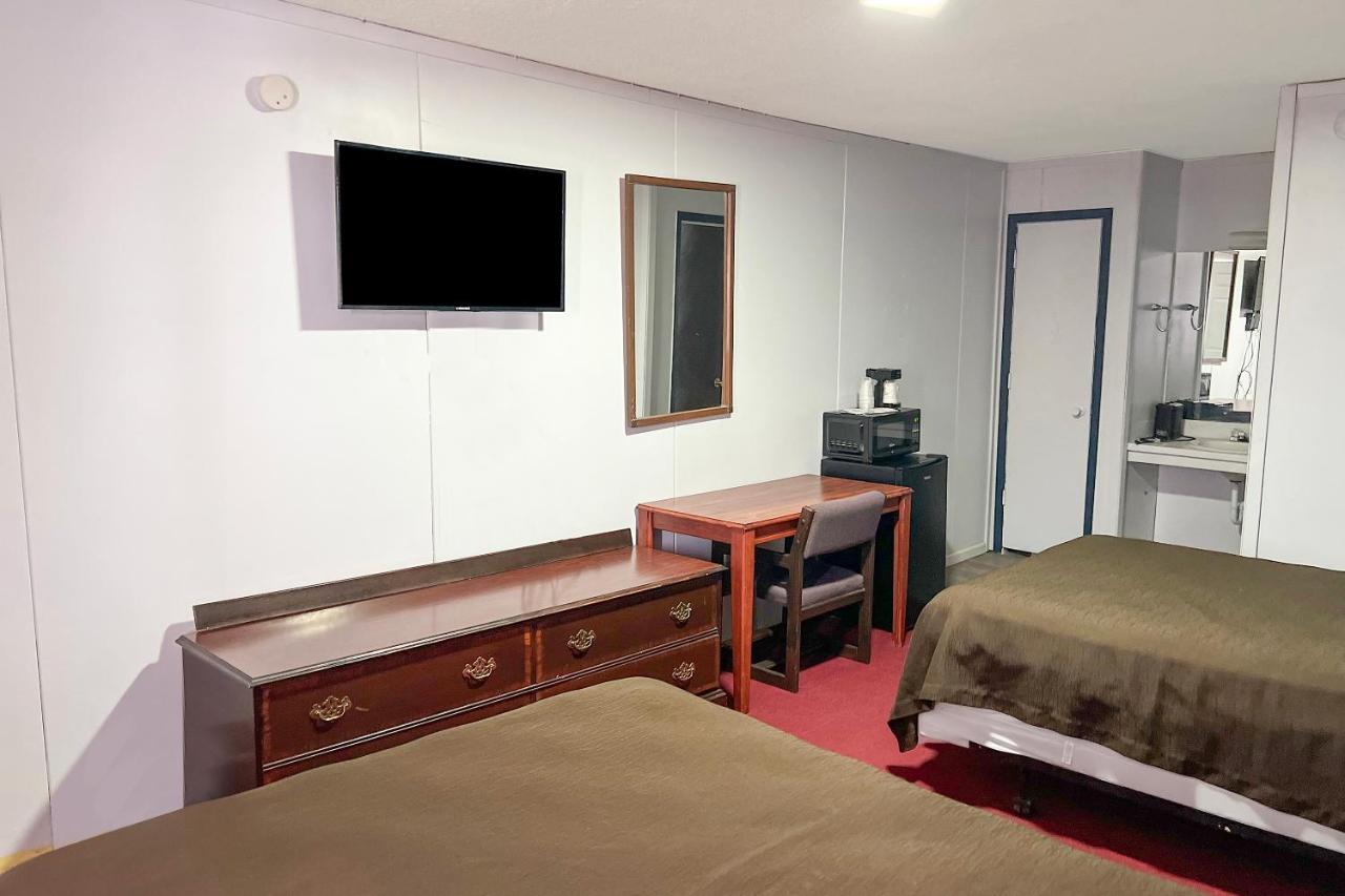 Oyo Hotel Colby, Ks מראה חיצוני תמונה