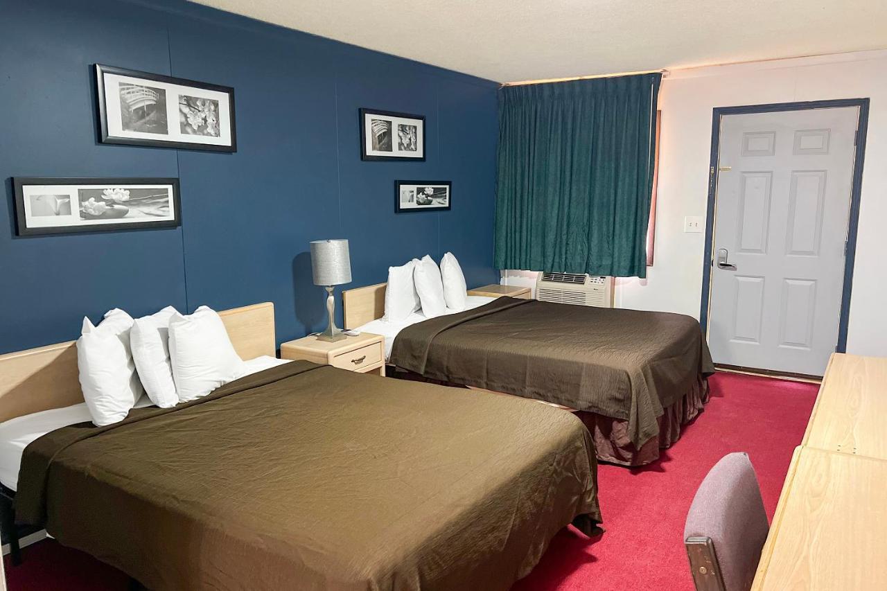 Oyo Hotel Colby, Ks מראה חיצוני תמונה